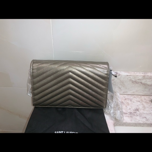 Saint Laurent - Picture 4 of 4